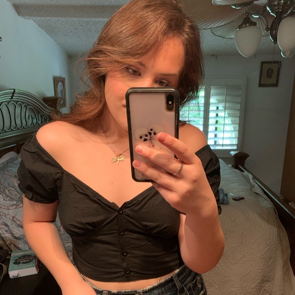 Meet your Posher, Nicole - Picture 7 of 10